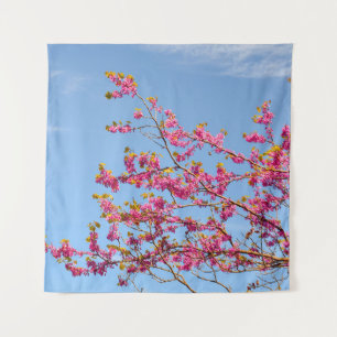 RODE EN GLOEIENDE STROOM ONDER BLUE SKY WANDKLEED