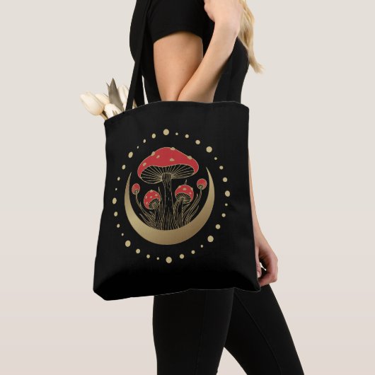 Rode en gouden champignons met halve maan op zwart tote bag (Dichtbij)