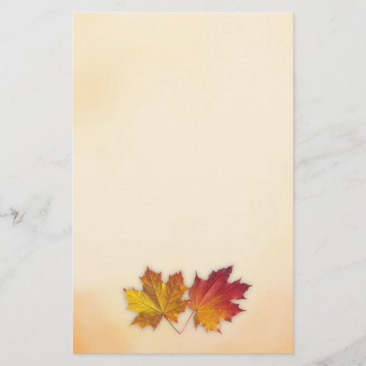 Rode en gouden esdoorn herfstbladeren Stationery Briefpapier (Voorkant)