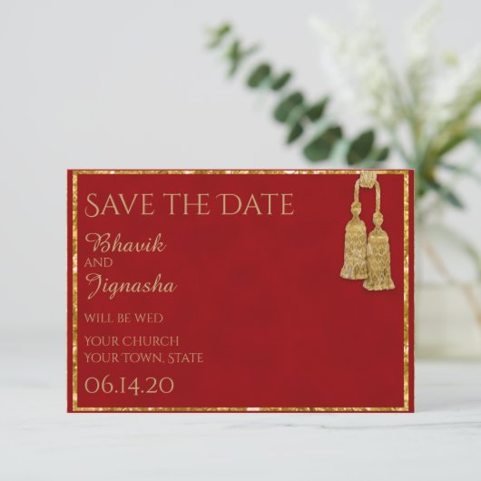 Rode en gouden Tassel Indiase bruiloft Save the Da Save The Date (Staand voorkant)
