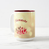 Rode en goudsparkle Namaste Lotus Flower Tweekleurige Koffiemok (Voorkant links)