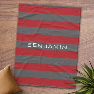 Rode en grijze ringbandjes met aangepaste naam fleece deken