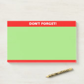 Rode en groene bewerkbare kalligrafie notitie post-it® notes (Op bureau)