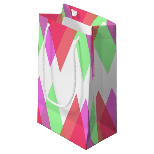 Rode en groene driehoeken klein cadeauzakje (Voorkant Gekanteld)