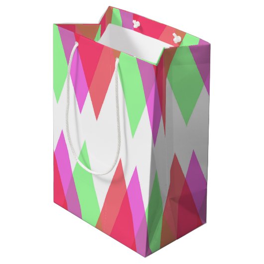 Rode en groene driehoeken medium cadeauzakje (Achterkant Gekanteld)
