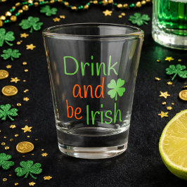 Rode en groene Drink en BE Irish Shot Glas