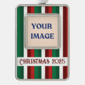 Rode en groene gestreepte kerstversiering verzilverd omlijst ornament (Voorkant)