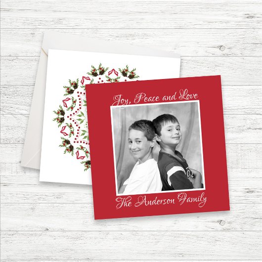 Rode en groene Holly Berries One Photo Feestdagenkaart