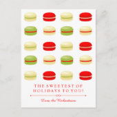 Rode en Groene Kerstmis Franse Macarons op Wit Feestdagenkaart (Voorkant)