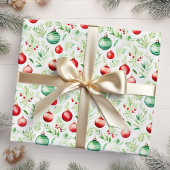 Rode en groene kerstversieringen cadeaupapier