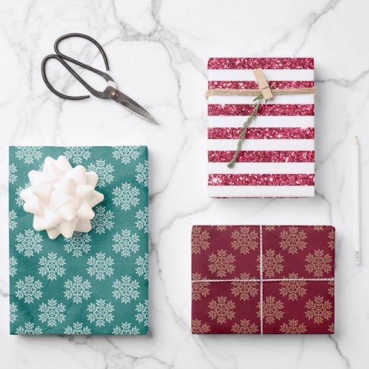 RODE EN GROENEN MET WITTE HOLIDAY SNOWFLAKS INPAKPAPIER VEL (Voorkant)