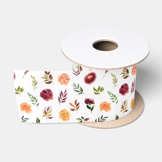 Rode en oranje bloemen met bladpatroon satijnen lint (Spoel)