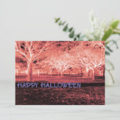 Rode en Paarse Halloween Party Enge Bossen Kaart (Staand voorkant)