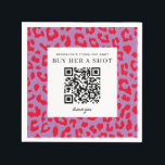 Rode en paarse meisjesachtige luipaardprint vrijge servet<br><div class="desc">Flirterige en leuke rode en paarse luipaardprint versiert deze cocktail servetten voor het vrijgezellenfeest. Haal deze servetten tevoorschijn met de meiden op de avond van het vrijgezellenfeest en kijk hoeveel onbekenden geld sturen naar de bruid door deze QR-code te scannen als een minder enge manier om drankjes te krijgen voor...</div>