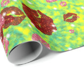 Rode en roos kussen in groen cadeaupapier (Rol Hoek)