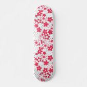 Rode en witte bloemen persoonlijk skateboard (Voorkant)