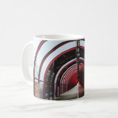 RODE EN WITTE GLAS TUNNEL KOFFIEMOK (Voorkant links)