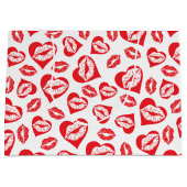 Rode en witte harten en kussen groot cadeauzakje (Voorkant)