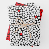 Rode en witte harten inpakpapier vel (In situ)