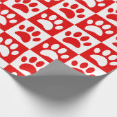 Rode en witte hondenpoten in pleinen op maat cadeaupapier (Hoek)