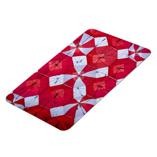 Rode en witte open paraplu's magneet (Linkerzijde)