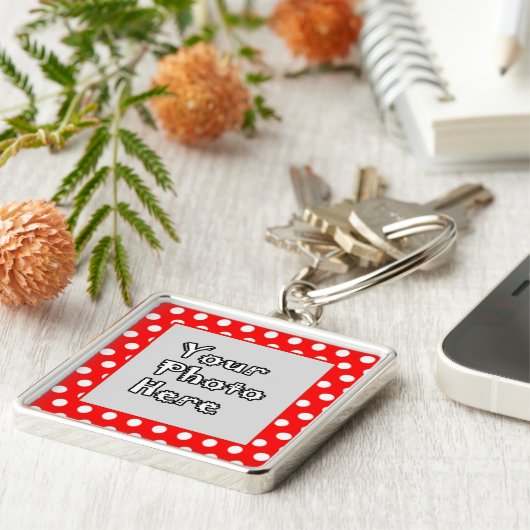 Rode en witte pooldots sleutelhanger (Zijkant)