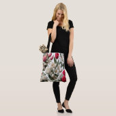 Rode en witte Rozen lelies Tote Bag (Op model)