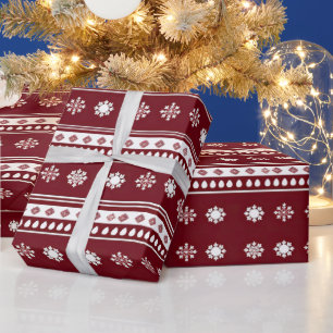 Rode en witte sneeuwvlokken Moderne Kerst Cadeaupapier