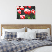 Rode en witte tulpen canvas afdruk (Insitu (Slaapkamer))