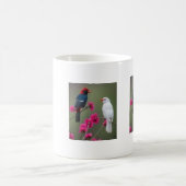 Rode en Witte Vogels op Roze Bloemtak Mok (Center)