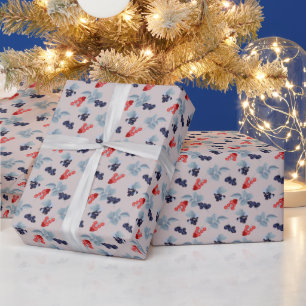 Rode en Zwarte Bes, Blauwe Bladeren Op Roze Cadeaupapier