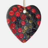  rode en zwarte Buttonnen, Ornament (Rechts)