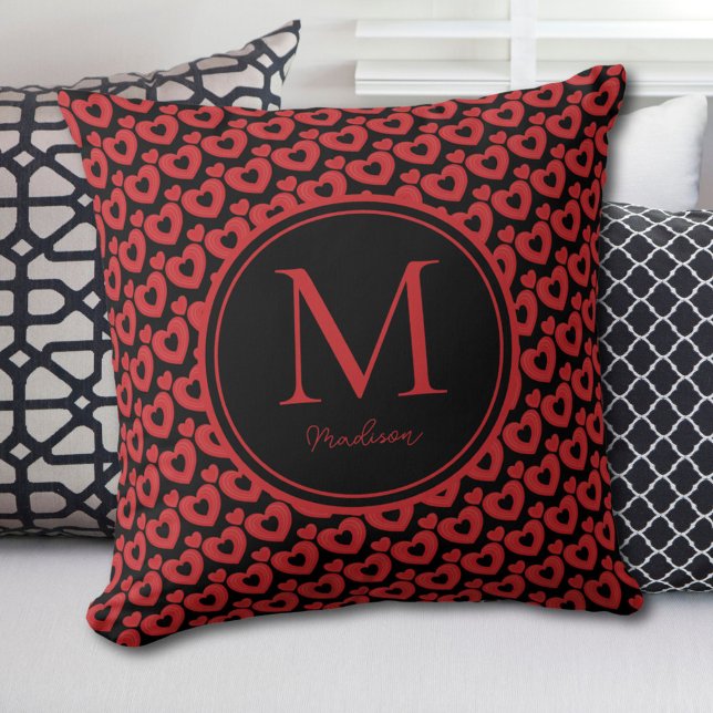 Rode en zwarte harten gepersonaliseerd monogram kussen (Creator heeft geüpload)