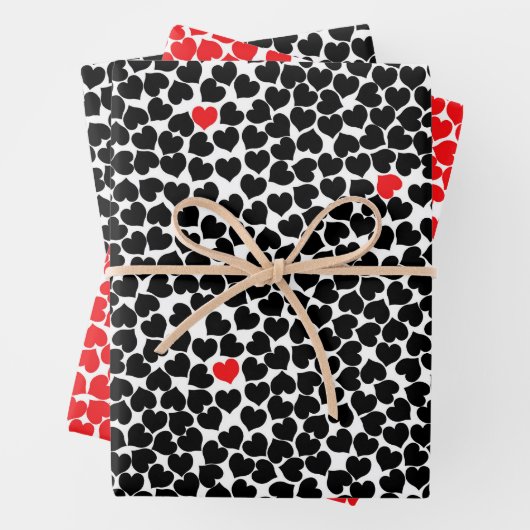 Rode en zwarte harten inpakpapier vel (In situ)