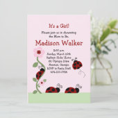 Rode en zwarte luibugs op de ventilatordouche voor kaart (Staand voorkant)