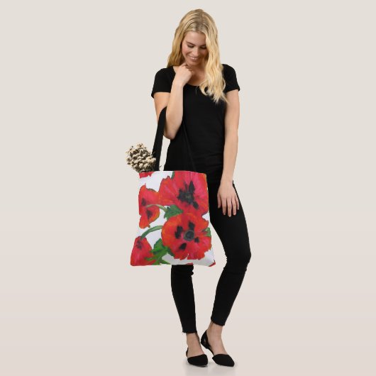 Rode en zwarte oosterse papaver op wit tote bag (Op model)