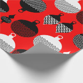 Rode en zwarte retro kerstbal cadeaupapier (Hoek)