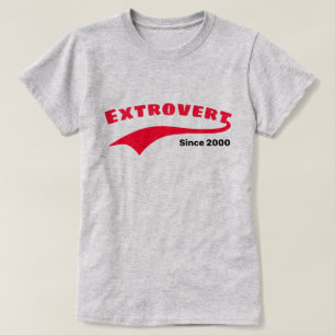 Rode Extrovert Typografie Swoosh Aangepaste Datum T-shirt