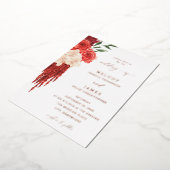 Rode Floral Folie Weddenschap Uitnodiging (Gedraaid)