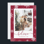 Rode foto Snowflake Believe Feestdagenkaart<br><div class="desc">Magische rode kerstkaart met sneeuwvlokken,  sterren en sneeuwval op een rode achtergrond. Personaliseer deze Beleef vakantiepas eenvoudig met uw foto en tekst.</div>