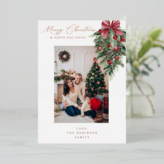 Rode Garland Ornament Prettig Kerstmis V-foto Folie Uitnodiging (Staand Voorkant)