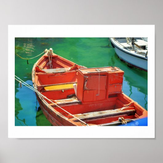 Rode Gele Boot Groene Zee Water Kleurrijke Poster (Voorkant)