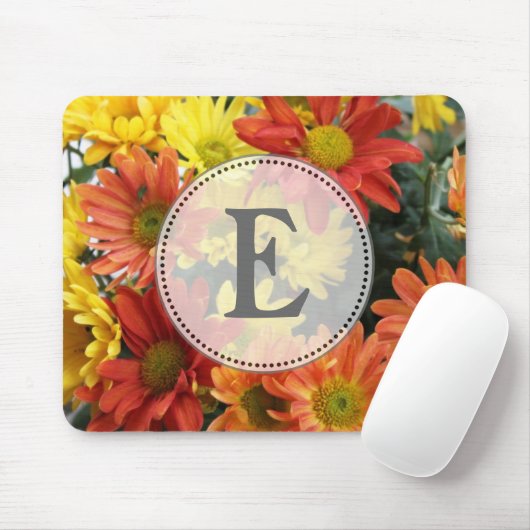 Rode, gele, oranje kleurrijke najaarsdagbloemen. muismat (Met muis)