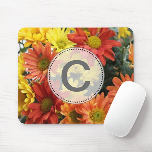 Rode, gele, oranje kleurrijke najaarsdagbloemen. muismat (Met muis)