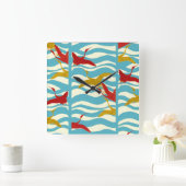 RODE GELE VLIEGENDE KRANEN OP DE WITTE BLAUWE VIERKANTE KLOK (Huis)