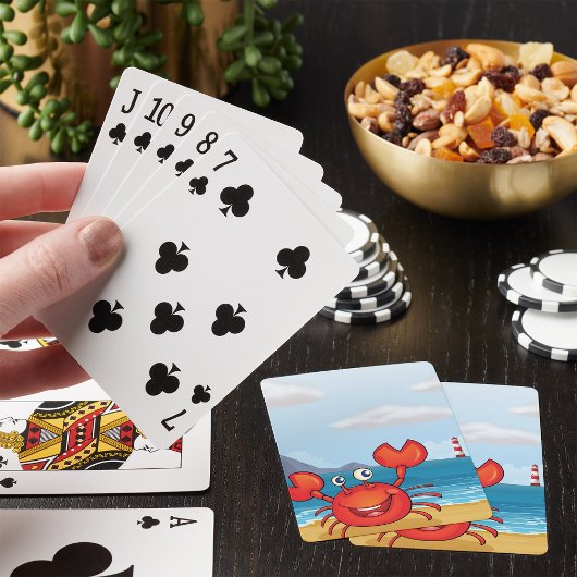 Rode Gelukkige Krab Op Een Strand Speelt Kaarten