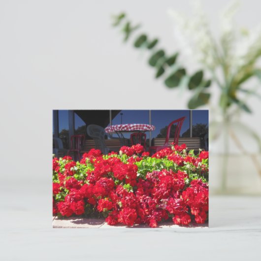 Rode Geraniums Cafe Briefkaart (Staand voorkant)