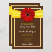 Rode Gerbera met gele lintuitnodiging Kaart (Voorkant / Achterkant)