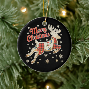 Rode geruite rendierbuffel vrolijk kerstpyjama keramisch ornament