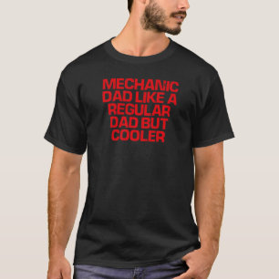 Rode Gezegde-papegaaien als een gewone vader, maar T-shirt